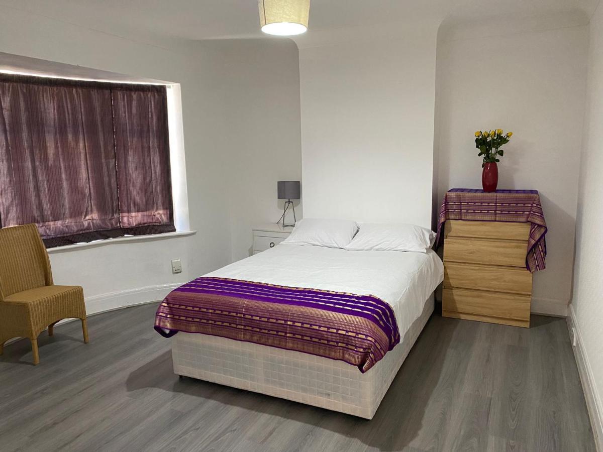 Sunrup Heathrow Feltham Exterior foto